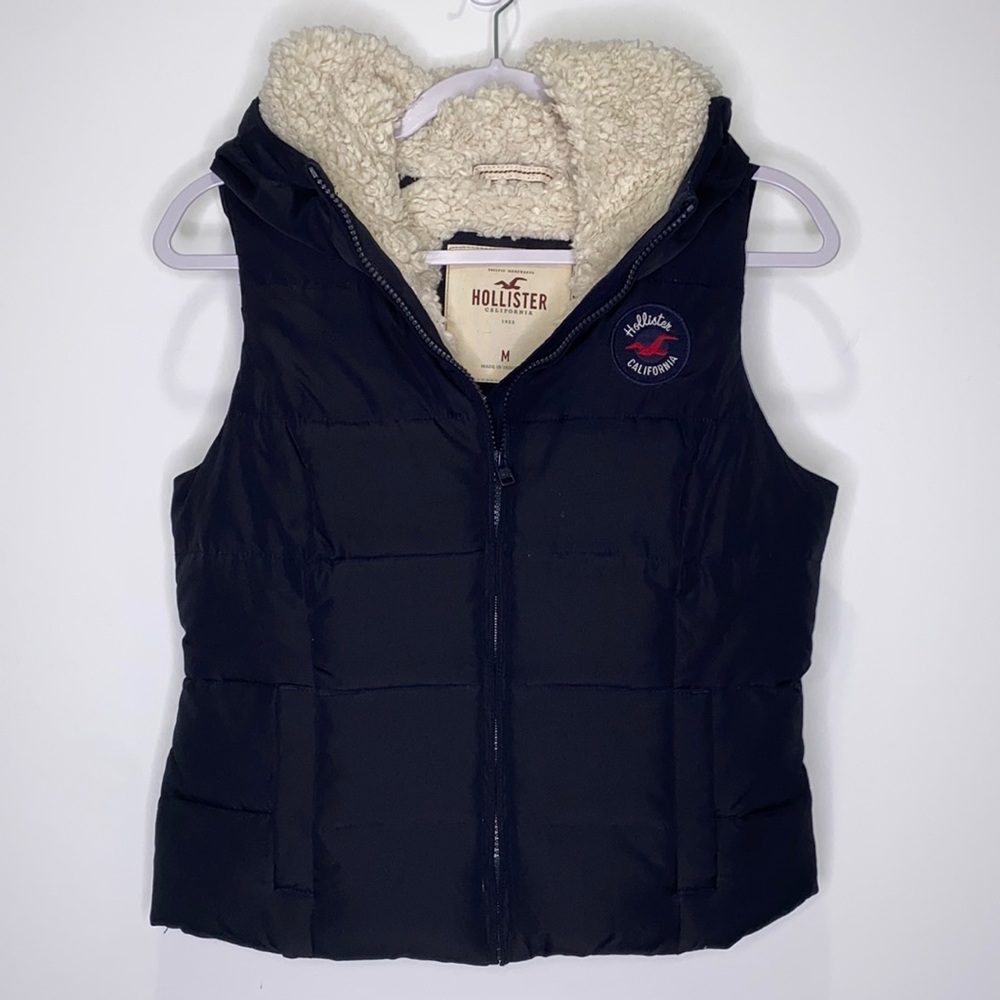 Hollister Sherpa Lined Hooded Puffer Vest
Jacket Full Zip Navy Blue Size…
